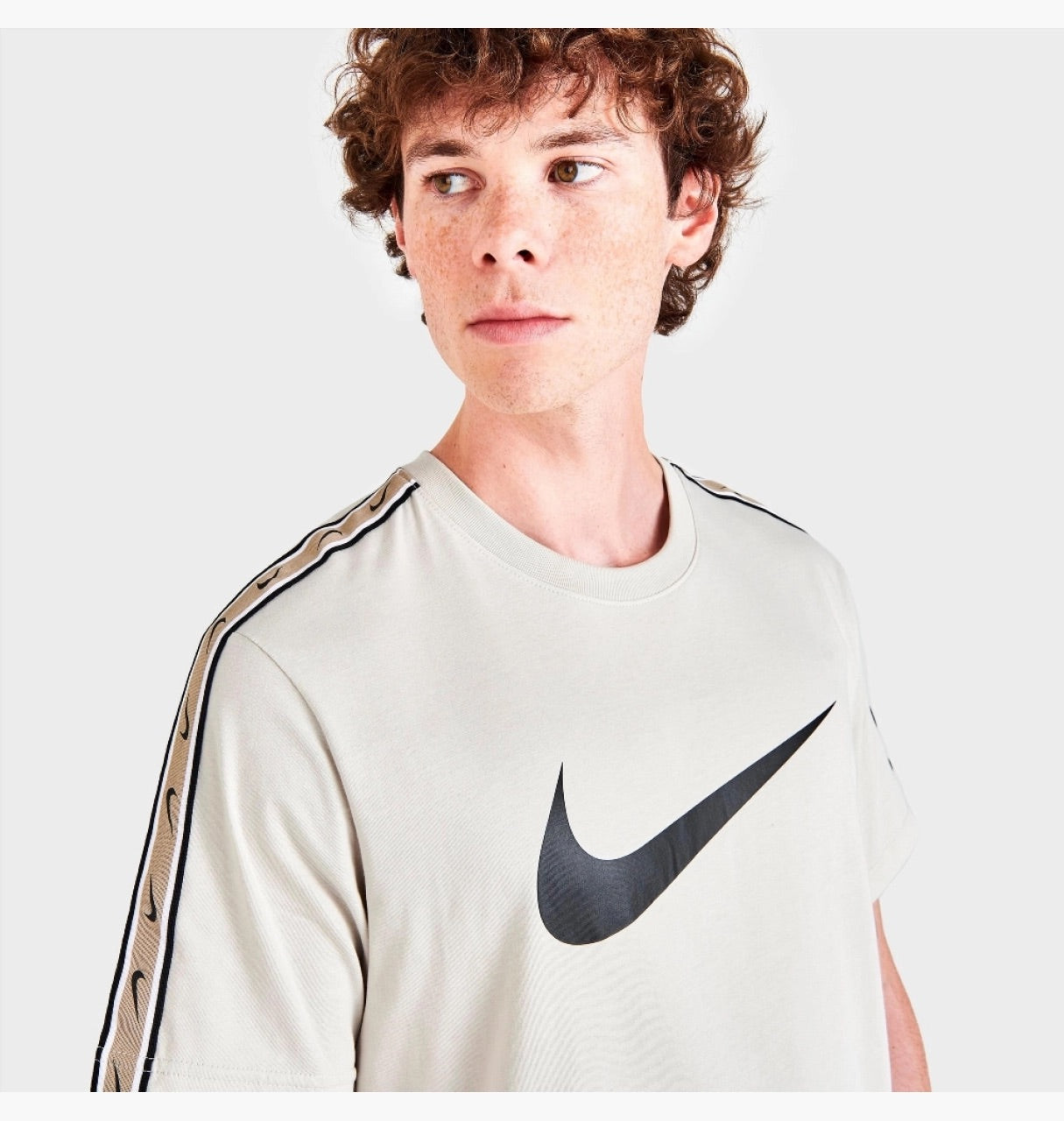 T-SHIRT NIKE SPORTSWEAR REPEAT SWOOSH LOGO BEIGE DX2032-072